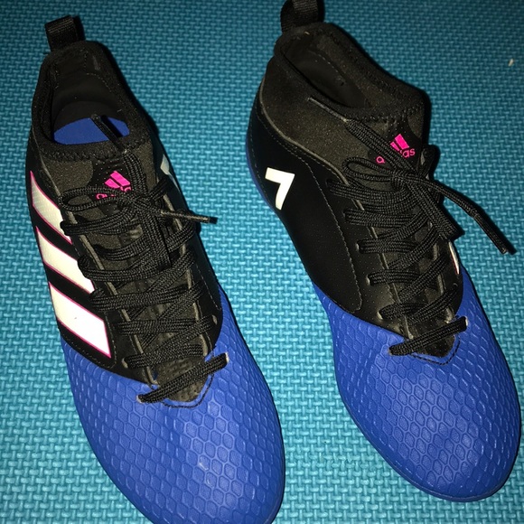 ADIDAS INDOOR SOCCER SHOES - Picture 1 of 4